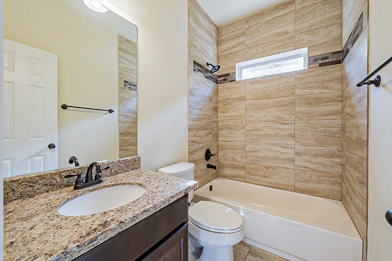 Photo 6 of 26 - 7235 Foxmoor Lake Ct, Humble, TX 77338