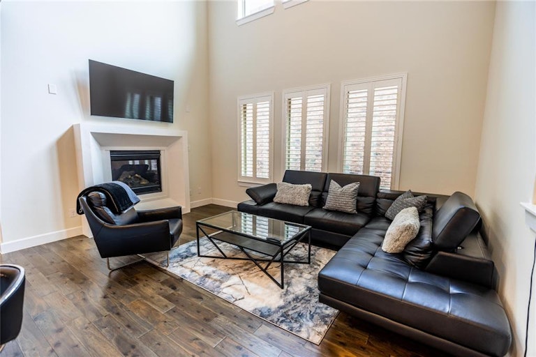 Photo 4 of 30 - 1503 English Blue Ln, Arlington, TX 76005