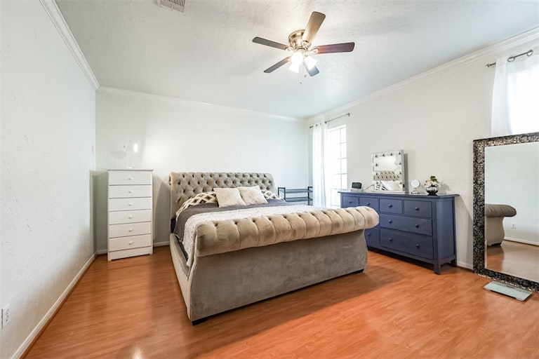 Photo 19 of 32 - 12823 Woodlite Ln, Houston, TX 77015