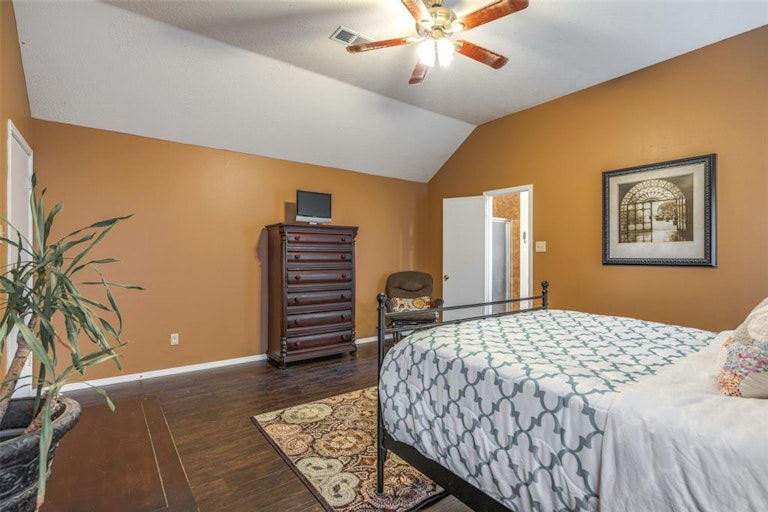 Photo 15 of 25 - 25018 Aughton Dr, Spring, TX 77389