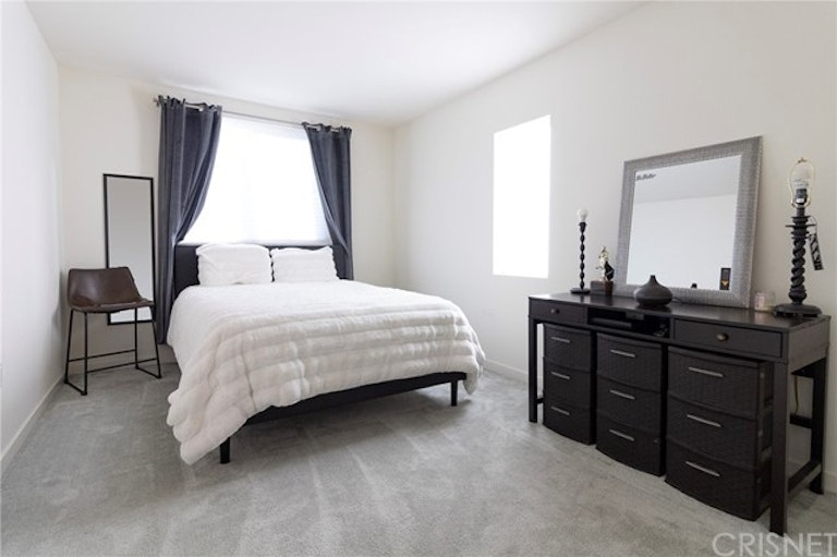 Photo 25 of 35 - 13412 N Manzanillo Ln, Sylmar, CA 91342
