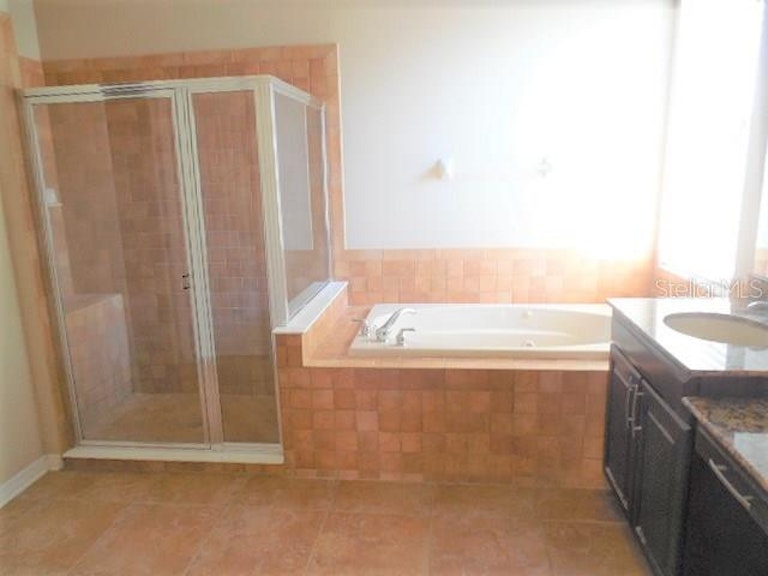 Photo 12 of 25 - 8748 Handel Loop, Land O Lakes, FL 34637