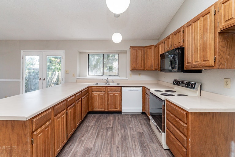 Photo 4 of 23 - 507 Redbud Dr, Forney, TX 75126