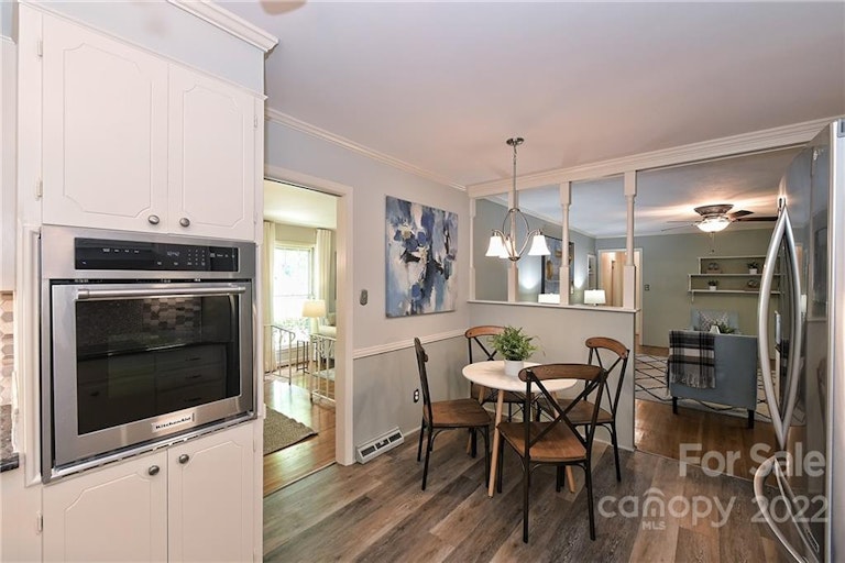 Photo 15 of 42 - 4132 Sulkirk Rd, Charlotte, NC 28210