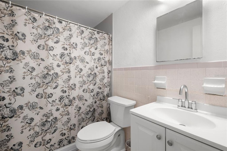 Photo 9 of 15 - 3248 Seffner Dr, Holiday, FL 34691