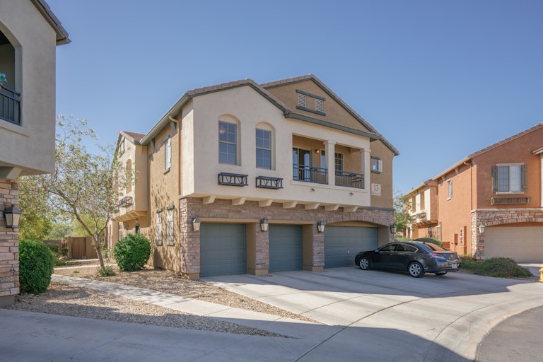 Photo 5 of 21 - 450 N 168th Ln, Goodyear, AZ 85338