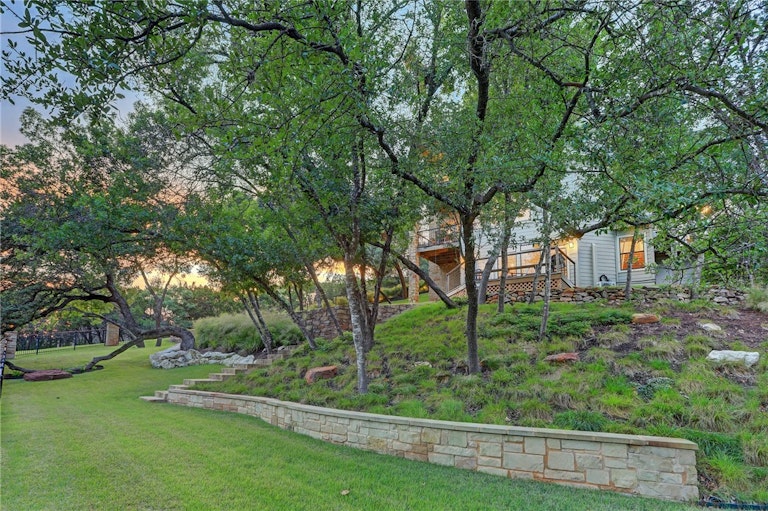 Photo 5 of 40 - 6301 Mountainclimb Dr, Austin, TX 78731