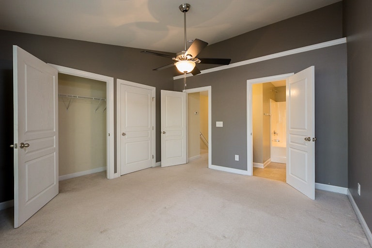 Photo 9 of 19 - 8016 Sycamore Hill Ln, Raleigh, NC 27612