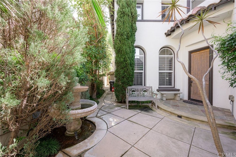 Photo 12 of 72 - 18692 Calera Ln, Huntington Beach, CA 92648