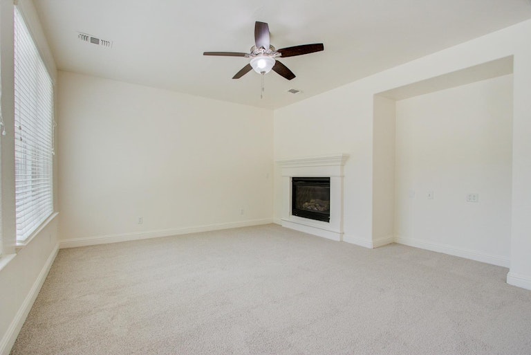 Photo 3 of 27 - 4018 Pinoche Peak Way, Rancho Cordova, CA 95742