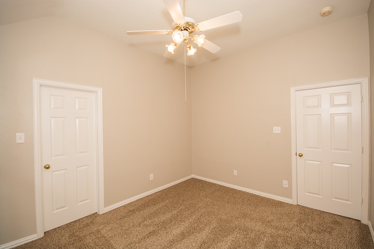 Photo 19 of 34 - 971 Lea Meadow Dr, Lewisville, TX 75077