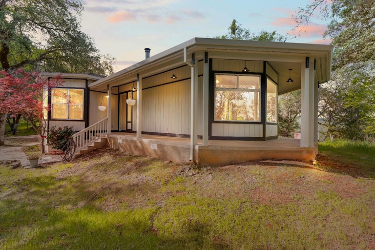 Photo 23 of 73 - 23236 Baker Ct, Auburn, CA 95602