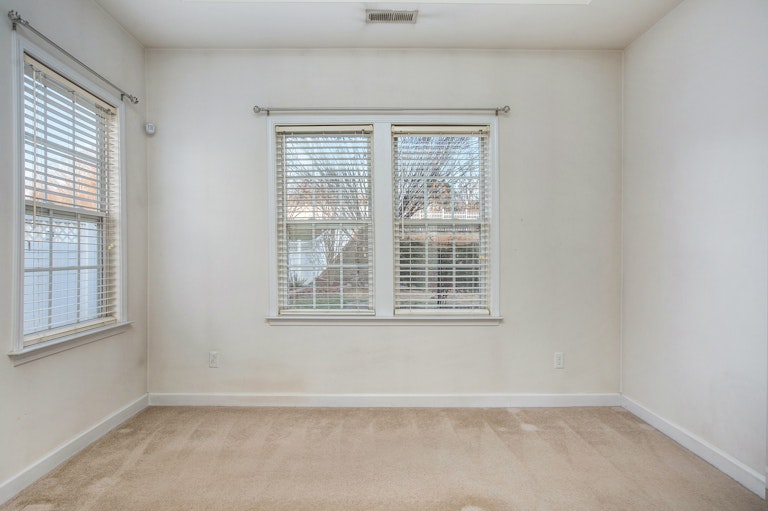Photo 11 of 17 - 201 Tall Wheat Ln, Mount Holly, NC 28120