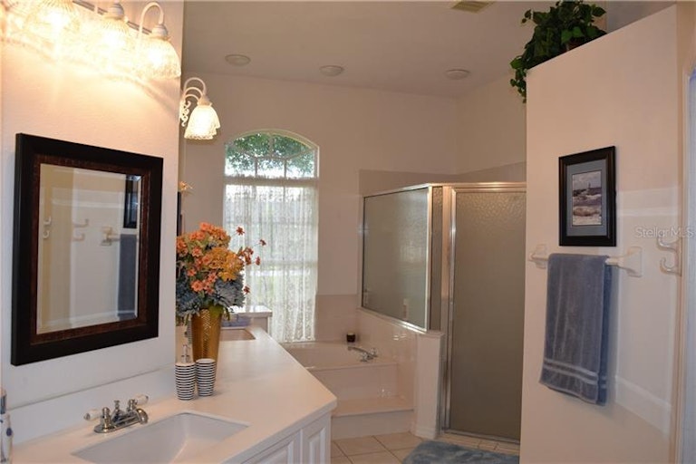 Photo 10 of 18 - 400 Quail Meadow Ct, Debary, FL 32713