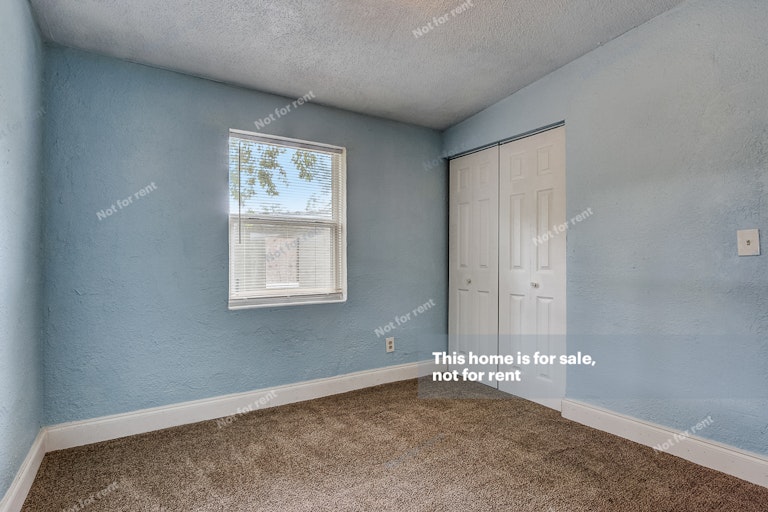 Photo 25 of 29 - 4030 Lockhart Dr N, Jacksonville, FL 32209