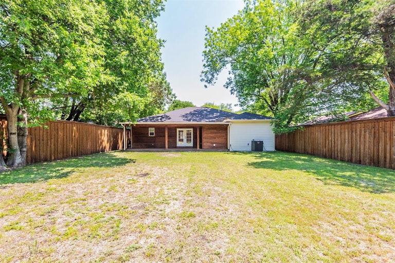 Photo 5 of 33 - 4165 Doyle Ln, Lancaster, TX 75134
