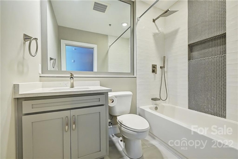 Photo 30 of 48 - 333 W Trade St #1501, Charlotte, NC 28202