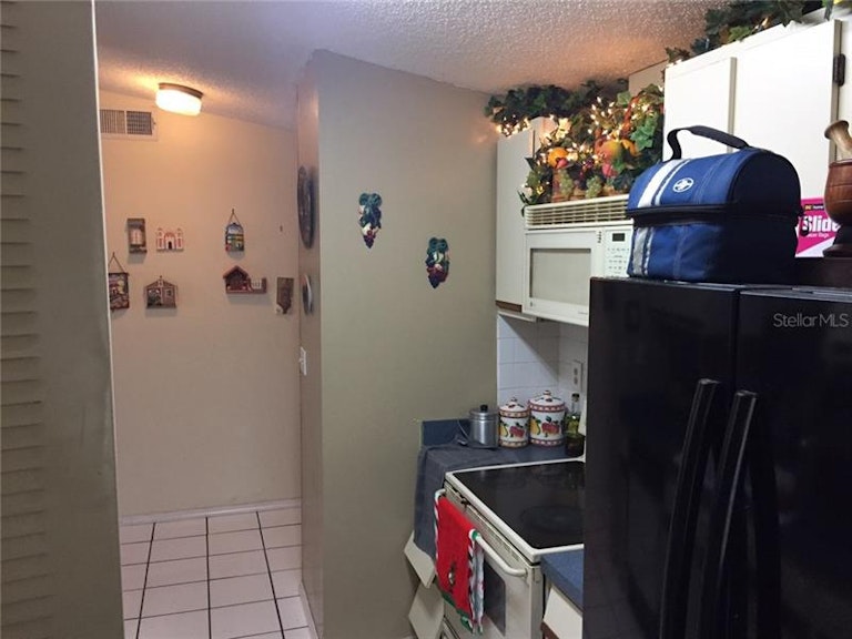 Photo 5 of 7 - 1407 Piney Branch Cir, Valrico, FL 33594