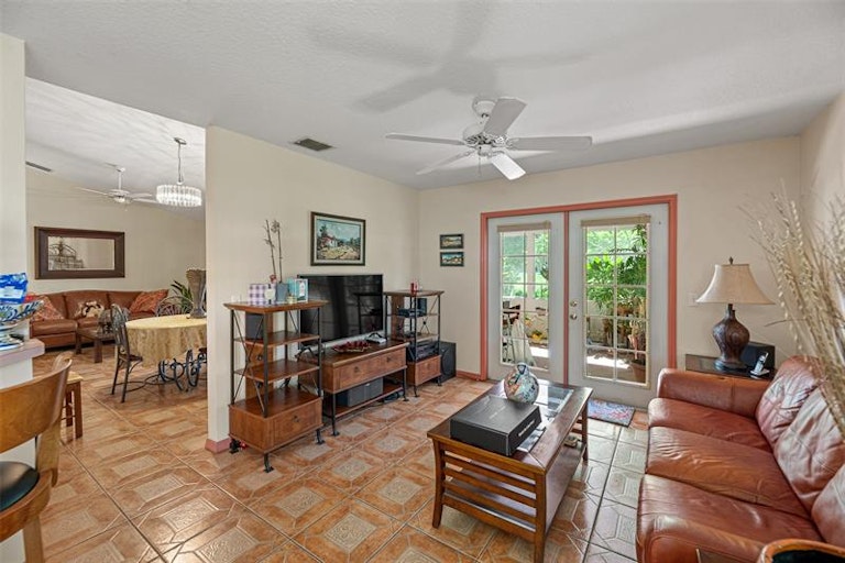 Photo 19 of 34 - 2345 Kings Crest Rd, Kissimmee, FL 34744