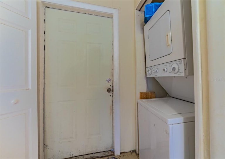 Photo 29 of 51 - 6704 50th Ave N, Saint Petersburg, FL 33709