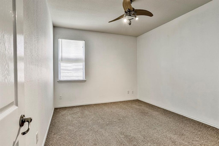 Photo 22 of 28 - 8429 Greylock Ct, Fort Worth, TX 76137