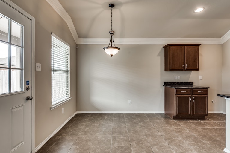 Photo 13 of 21 - 2108 Meadow View Dr, Princeton, TX 75407