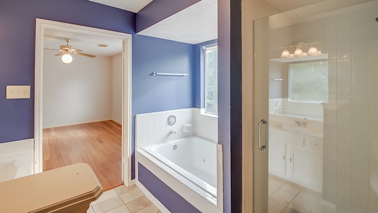 Photo 23 of 35 - 14426 Little Willow Walk, Houston, TX 77062