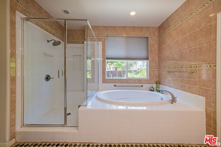 Photo 36 of 48 - 686 Milford St, Los Angeles, CA 90042