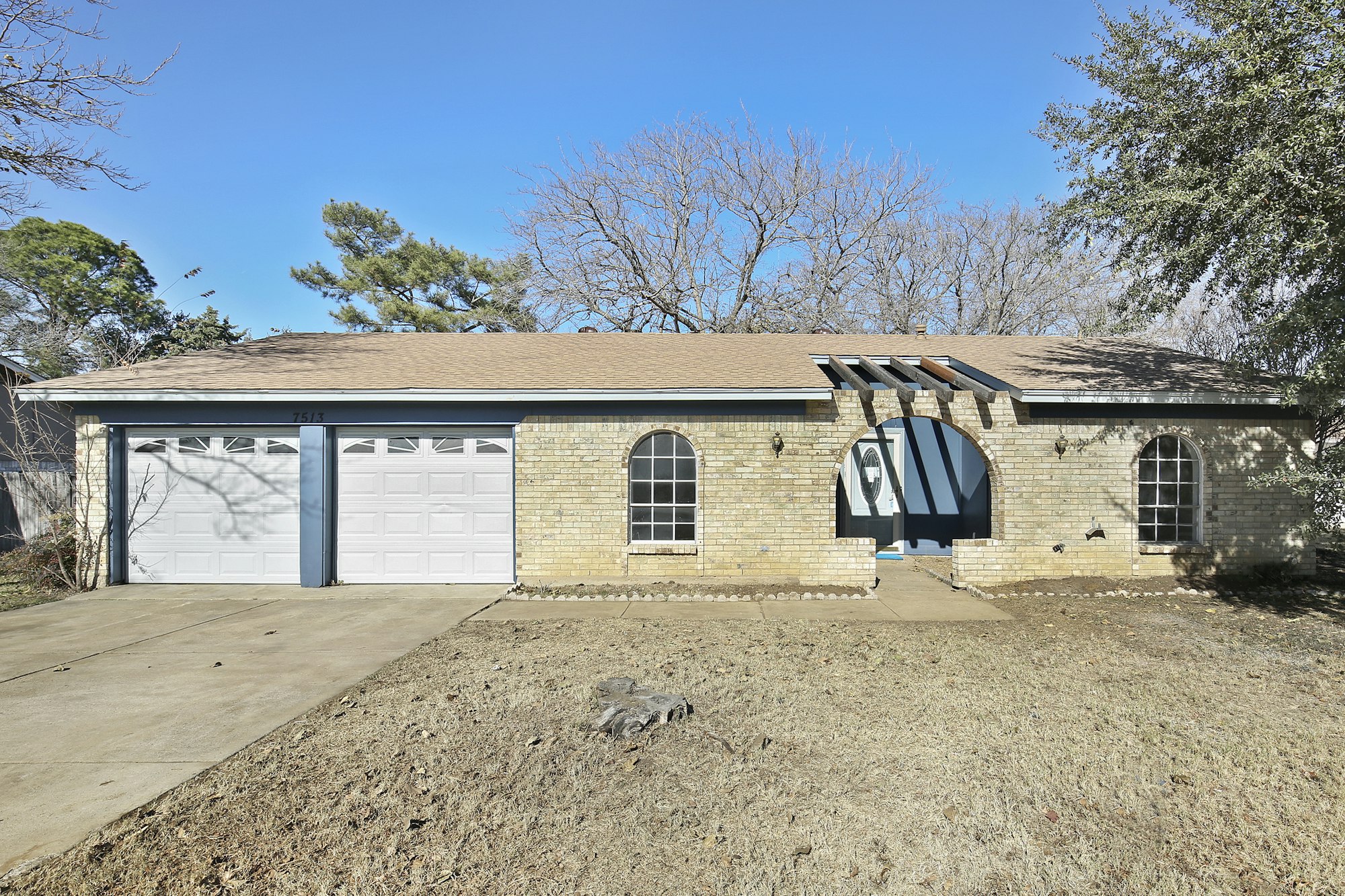Photo 1 of 27 - 7513 Terry Ct, North Richland Hills, TX 76180