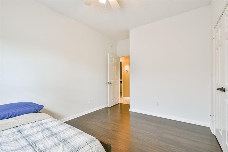 Photo 36 of 41 - 3111 Genessee Creek Ln, Friendswood, TX 77546