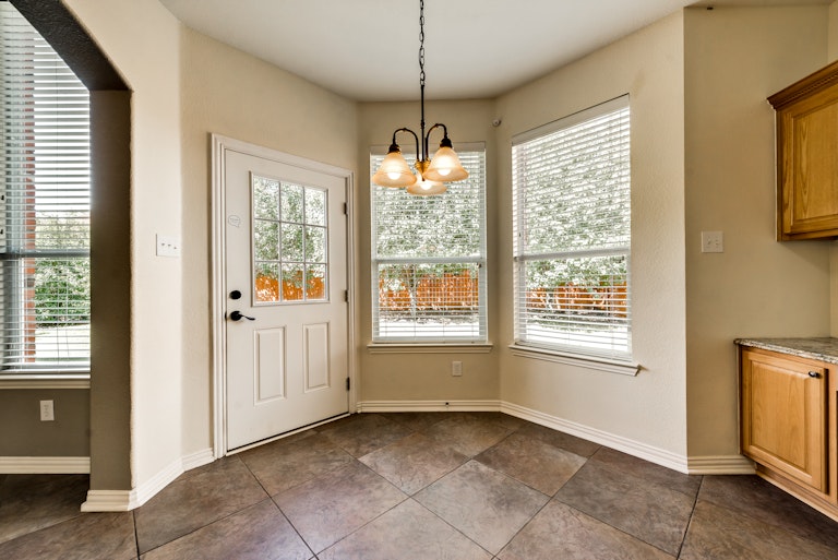Photo 4 of 35 - 10110 River Bend Dr, Rowlett, TX 75089
