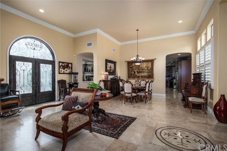 Photo 17 of 48 - 34722 Simi Dr, Yucaipa, CA 92399