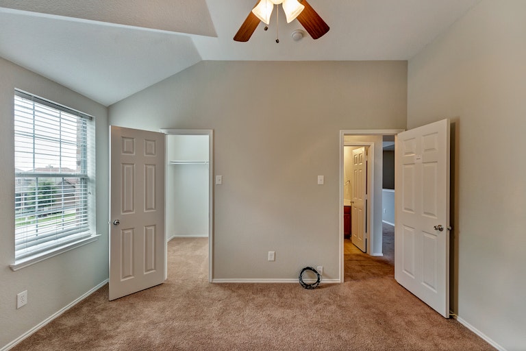 Photo 25 of 30 - 9125 Liberty Crossing Dr, Fort Worth, TX 76131