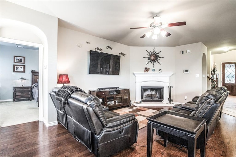 Photo 14 of 25 - 3904 Edward Dr, McKinney, TX 75071