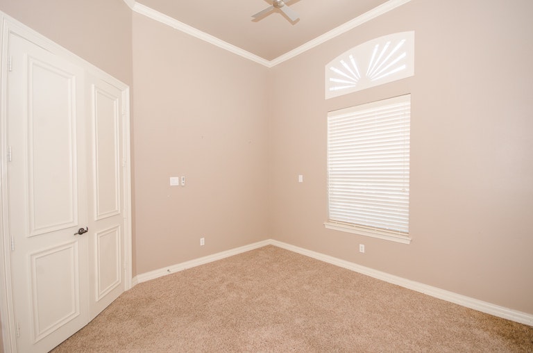 Photo 33 of 43 - 2206 Club Creek Cir, Garland, TX 75043