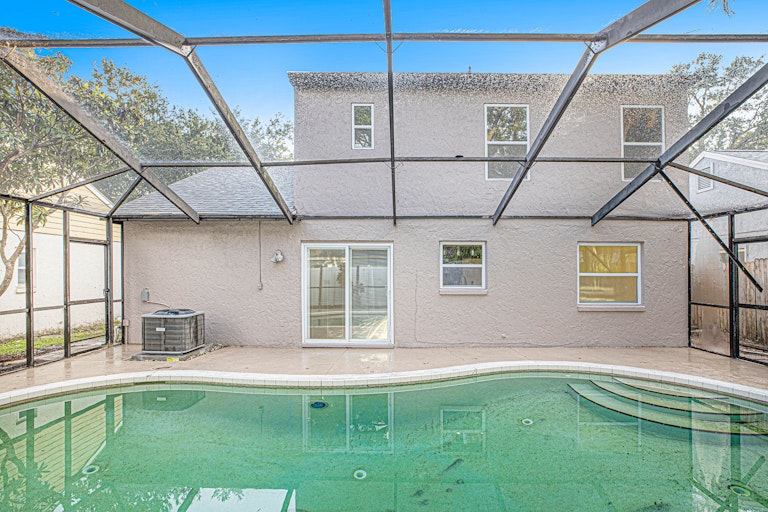 Photo 12 of 15 - 12171 77th St, Largo, FL 33773