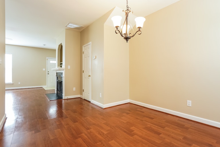 Photo 9 of 25 - 8302 Aspen Mountain Ct, Raleigh, NC 27616