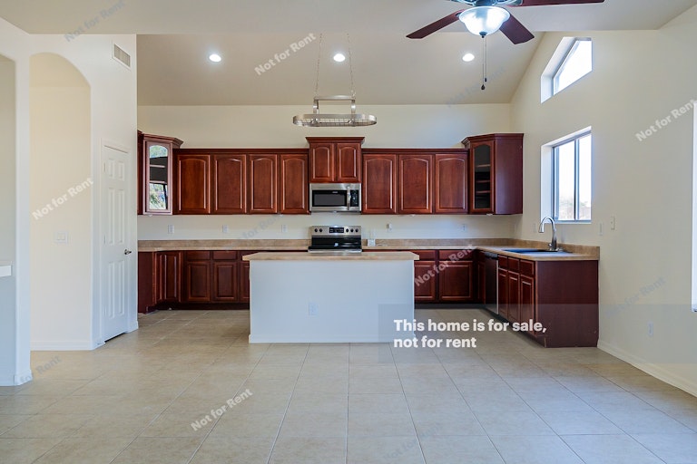 Photo 4 of 33 - 656 E Black Diamond Dr, Casa Grande, AZ 85122