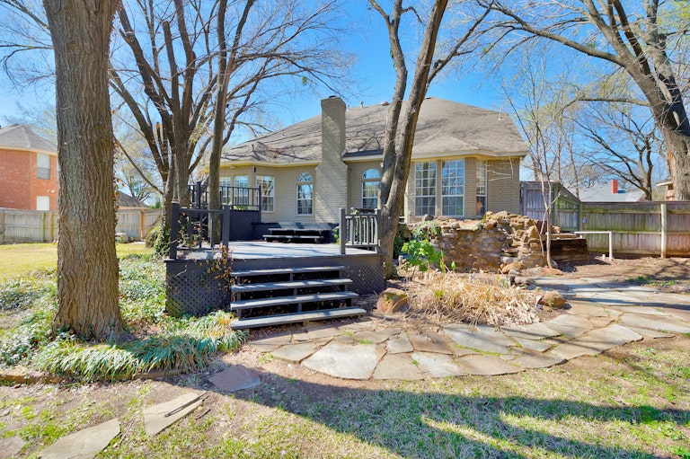 Photo 34 of 38 - 5705 Pleasant Run Rd, Colleyville, TX 76034