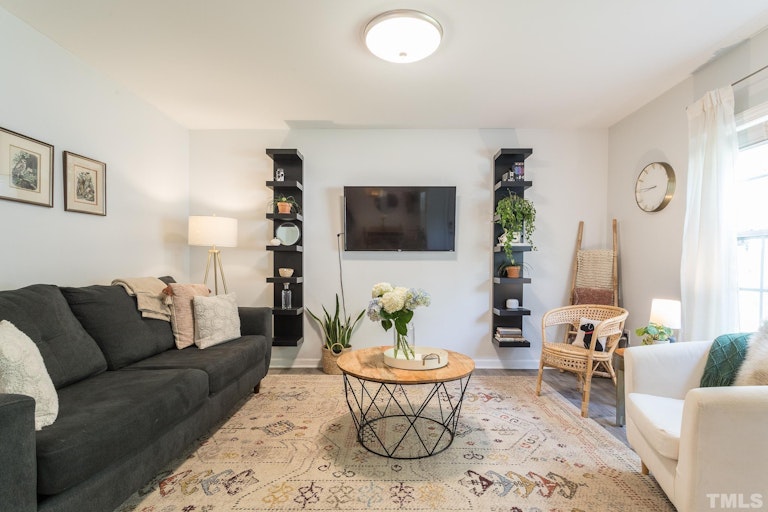 Photo 7 of 25 - 114 N Blacknall St, Durham, NC 27703