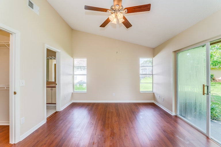 Photo 10 of 24 - 11870 Ottawa Ave, Orlando, FL 32837