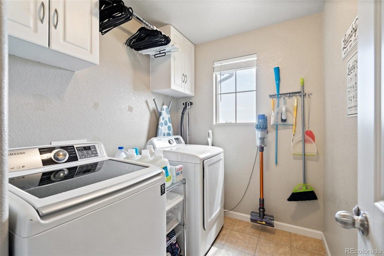 Photo 29 of 40 - 2347 S Loveland St, Denver, CO 80228