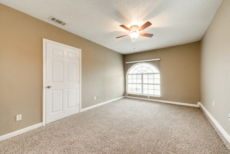 Photo 22 of 28 - 2109 Deerfield Dr, Carrollton, TX 75007