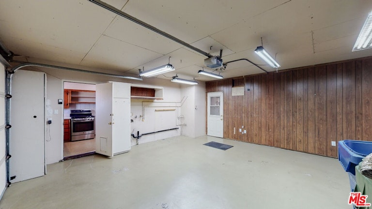 Photo 15 of 18 - 3434 Blair Dr, Los Angeles, CA 90068