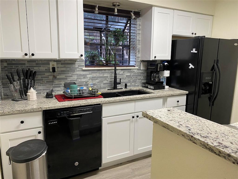 Photo 4 of 9 - 4212 Medical Dr #1102, San Antonio, TX 78229