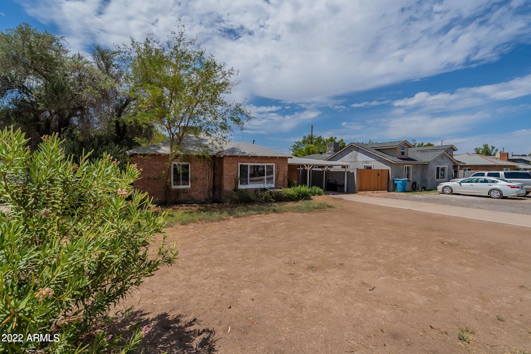 Photo 5 of 27 - 2311 W Colter St, Phoenix, AZ 85015
