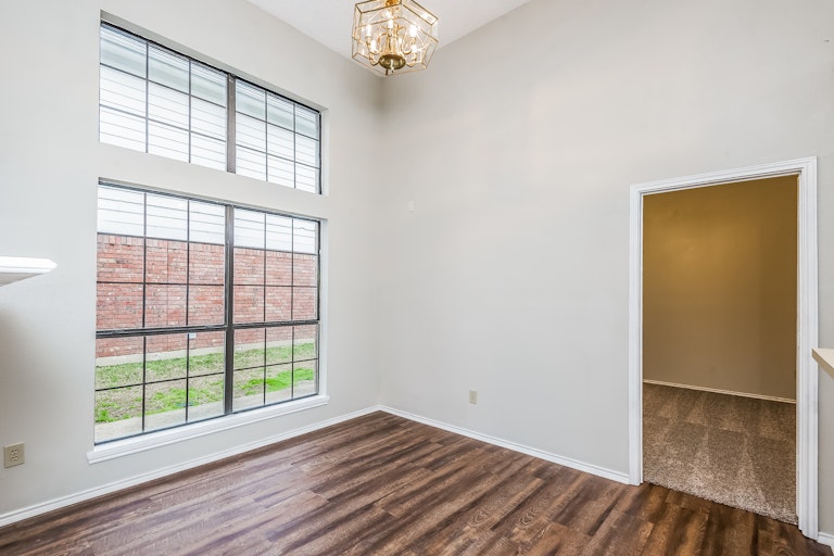 Photo 12 of 25 - 2253 Meadowstone Dr, Carrollton, TX 75006