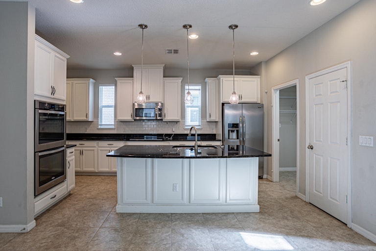 Photo 4 of 24 - 4984 Wildwood Pointe Rd, Winter Garden, FL 34787