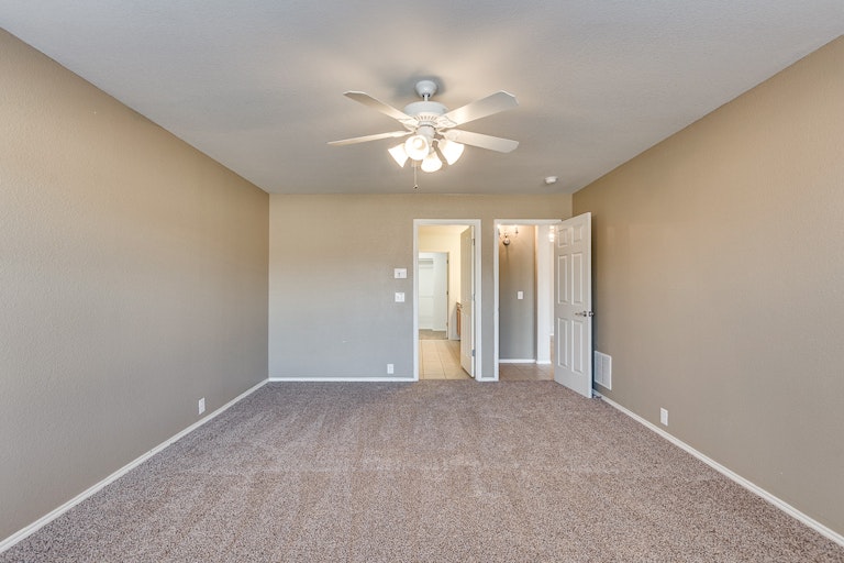 Photo 15 of 27 - 15832 Mirasol Dr, Fort Worth, TX 76177