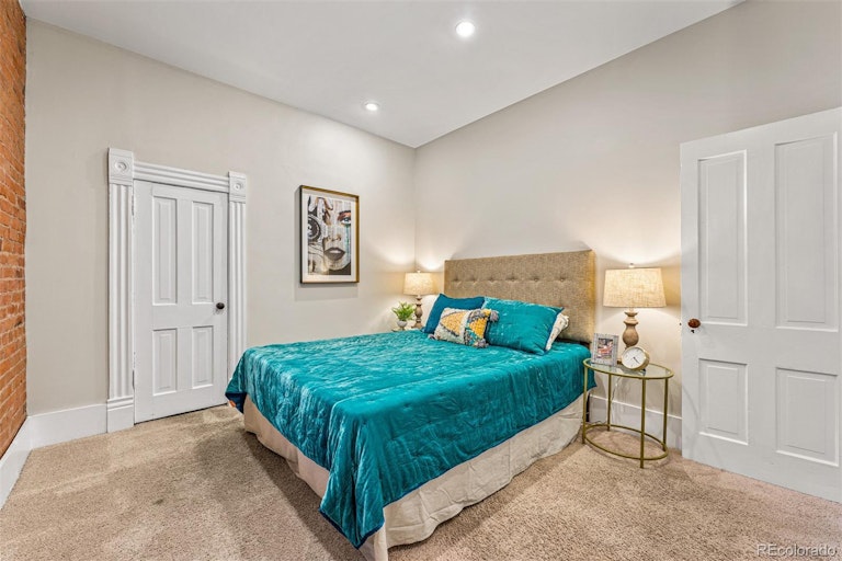 Photo 22 of 40 - 2917 Glenarm Pl, Denver, CO 80205